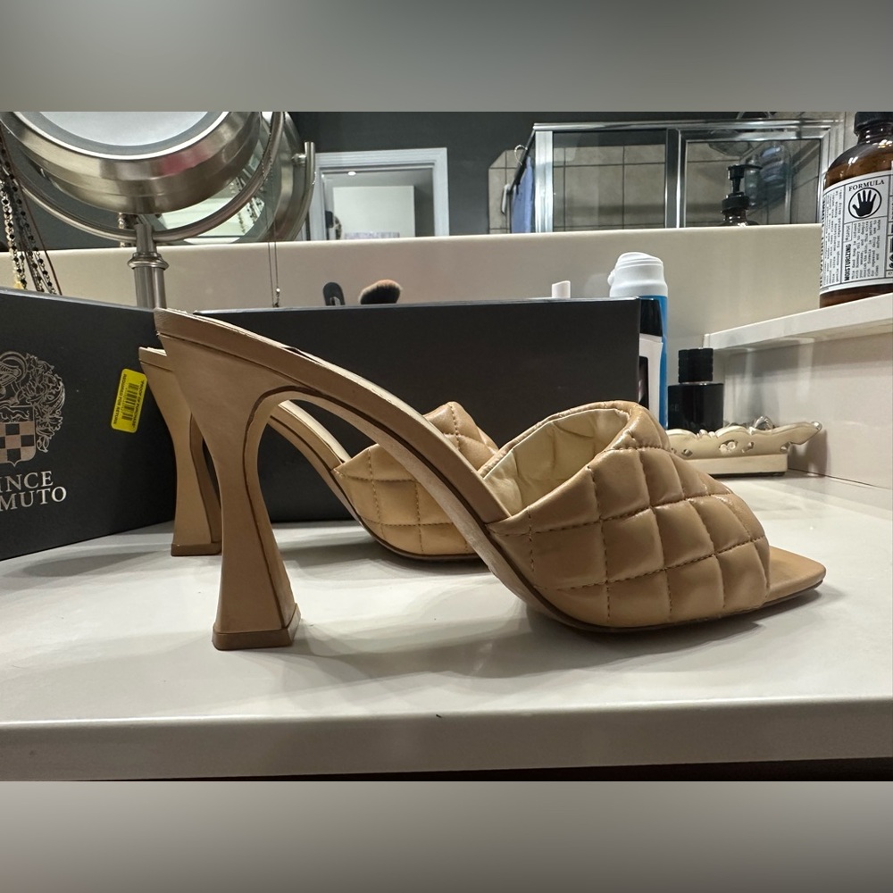 Vince Camuto Quilted Tan Heels Reselm - Picture 3 of 5